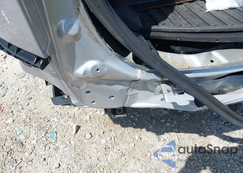 2017 Toyota Rav4 Xle z USA, uszkodzony, nr VIN 2T3RFREV5HW656166